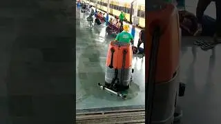 Floor Cleaning 🧹🧼 Machine at Plateform || #indian #railway #station
