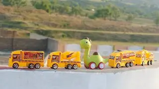 Moving Plastic Construction Vehicles 