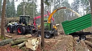 Holzhäckseln mit Claas Xerion und Heizomat