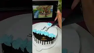 Writing in script on a cake. #cake #writing #tutorial #ideas #chocolate #ganachecakes #decoration