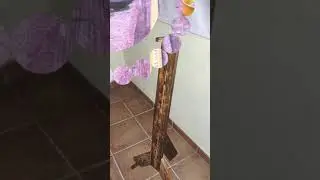 Suporte guitarra feito de restos paletes
