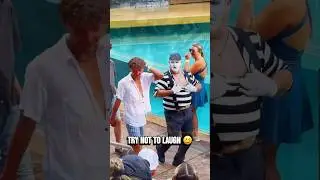 Try not to laugh at this 🤣 Tom mime Seaworld #seaworldmime #tomthemime #funny #comedy #shorts