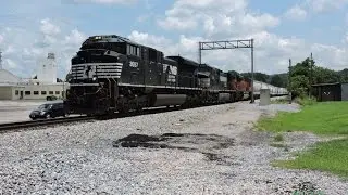 HD: NS 2657 leads NS Train 187 in Leeds, AL