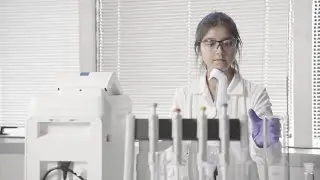 DEMO Hands-free filling | Milli-Q&reg; EQ 7000 Ultrapure Lab Water System