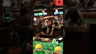 Самый забавный дилер 😀 топ онлайн клуб, ссылка на канале #poker #покер #pokerstars #shots #pokerok