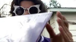 Unboxing// Bladee &lsquo;Gluee&rsquo; vinyl as I smoke a cigarette