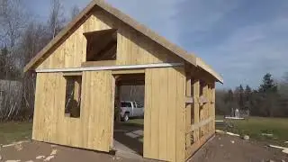 Darrell and Joe build a Maple sugar shack - fascia all installed