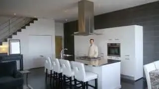 Lincoln Park condo with rooftop deck offers downtown views