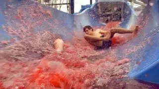  المية تتحول لبحر دم ! 🩸 احتفال التخرج يتحول لمجزرة مرعبة في Aquaslash 😱