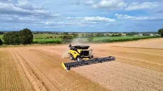 New Holland CR11 Combine