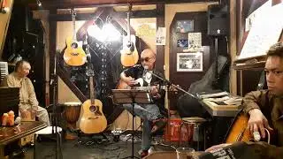 休日の松山千春さんの１曲❗初心を思い出し唄いました🎵ニューボンデビュー曲、ラブユー・東京(カバー)松山千春さんの、燃える日々(カバー)他全３曲、弾き語りました🎵😃✌️