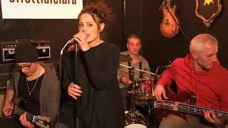 //Indipendent//   Black Tea Drops INTIMATE live at Voodoo Guitars/Effetti di Clara  laboratory