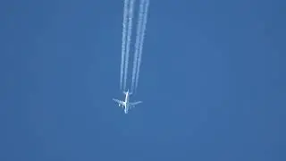 Antonov An-124 Maximus Air Cargo (UR-ZYD) San Sebastian (EAS/LESO) vertical