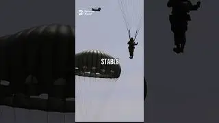 Почему в военном парашюте есть отверстие?