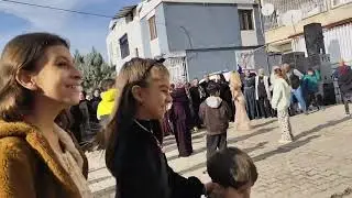 Eskiler geriye gelseydi eskilerdeki gibi mahallede düğün yaptık 