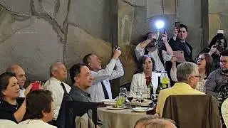 CANTANDO HAPPY BIRTHDAY DOCTOR NOE