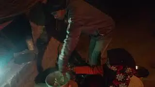 सुनीता 3312  चिकन बनाते time