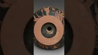 Red figure lekythos attributed to both the Berlin Painter and the Painter of Goluchow 37