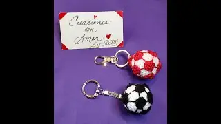 Llavero de Balón de fútbol a crochet/crochet soccer ball keychain
