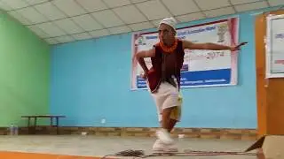 बरुन तामाङ ले सबै को आँसु निकल्दियो कमेडे डान्स गरेर। Varun tamang comedy dance NISAN  2074