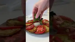 Летняя закуска из баклажан и помидор