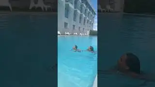 Nata&ccedil;&atilde;o com meu irm&atilde;o. 🏊🏾&zwj;♂️ #happy #funny #swimming