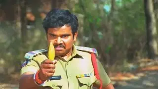 Self defence with Banana