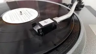 EMT 930st playing a tune.