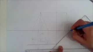 Sezione verticale di una piramide a base quadrata