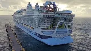 Icon of the Seas docking in Costa Maya