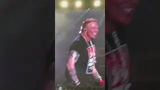 Slash Teases the Crowd with &lsquo;Welcome to the Jungle&rsquo; Intro &ndash; Fans Go Wild
