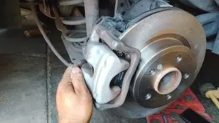 GLA 250 Mercedes  2015. Cambio de balatas traseras