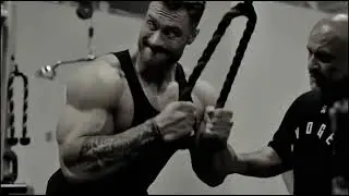 CHRIS BUMSTEAD'S ULTIMATE TRICEPS TRAINING GUIDE - BUILD MASSIVE ARMS 