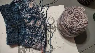 Alaskan Bigfoot Hat.   Moving along with the Uschitita yarn, Alaska pattern with a cryptid.   yay.