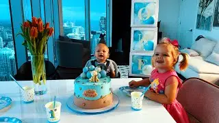 David is 1 year! Happy FIRST Birthday