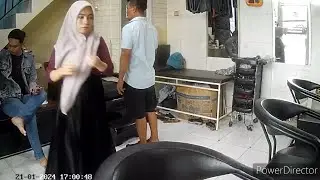 Ibu Hamil Cantik Berhijab Potong Rambut Pendek | Beautiful Mom Pregnant Hijab Want to Short Haircut