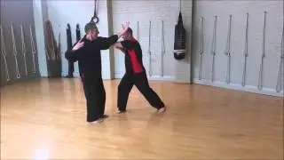 High pat on horse to turn back and kick horizontally