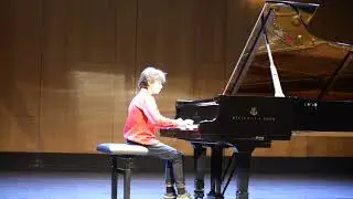 Concours Lavaux Classic FINALE 1/3: Alexey Smirnov-Tonn catA (10yo) plays Haydn-Sonata in Emin34