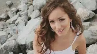 Anna Re - V bublink&aacute;ch (official music video)