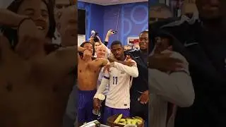 😂 Ousmane Demb&eacute;l&eacute; danse apr&egrave;s avoir re&ccedil;u le troph&eacute;e d'homme du match (France, Euro 2024)