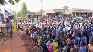 Otiso performing Egetendawili live at Sengera