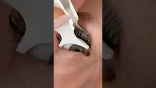 $120 lash extensions? These magnetic lashes just ended that era.👀  #lashes #girlhacks