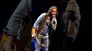 Chris Wood Sings &ldquo;Fever Dog&rdquo; in Almost Famous Curtain Call