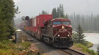 RAILFANNING IN THE CANADIAN ROCKIES!! 8 Trains At Castle Mountain,Alberta!