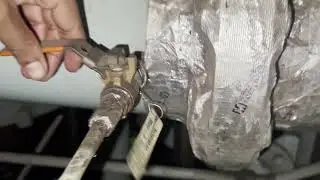 How to take   Main Engine lube oil samples for testing ...
