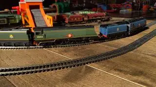 A Merchant Navy Class Double-Header (Hornby Holland America Line and East Asiatic Company)