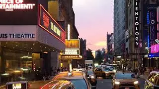 New York Live Saturday Night in Midtown Manhattan