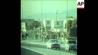 SYND 26 8 76 RIOT SCENES AND AFTERMATH, BLACK SOUTH AFRICANS RETURN TO WORK