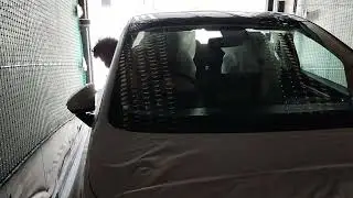 गाड़ी लोड करते हुए MG plant halol,,