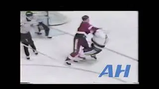 NHL Nov. 21, 1993 Basil McRae,STL v Terry Carkner,DET St. Louis Blues Detroit Red Wings